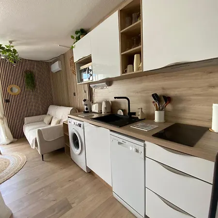 Entierement Renove Avec Grande Terrasse Pour 4 Personnes - Cap D'agde * Agde