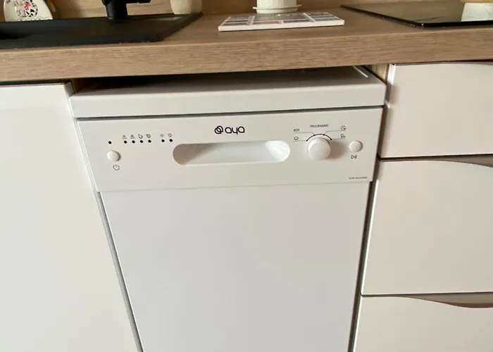 Entierement Renove Avec Grande Terrasse Pour 4 Personnes - Cap D'agde *