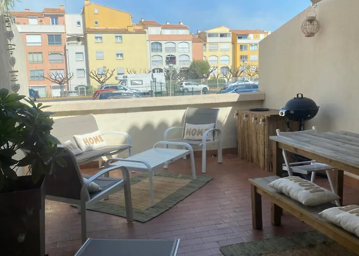 Entierement Renove Avec Grande Terrasse Pour 4 Personnes - Cap D'agde Apartman *
