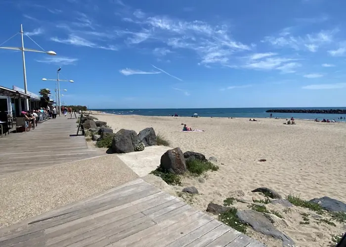 Entierement Renove Avec Grande Terrasse Pour 4 Personnes - Cap D'agde Agde